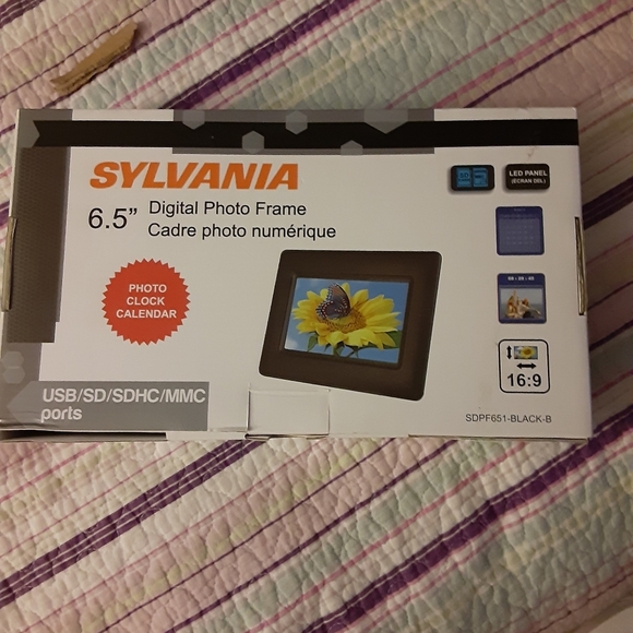Sylvania SDPF651-B  6.5 " Digital Photo Frame - Picture 10 of 13